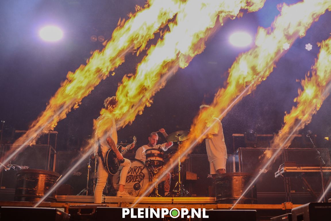 THE DIRTY DADDIES     (3)